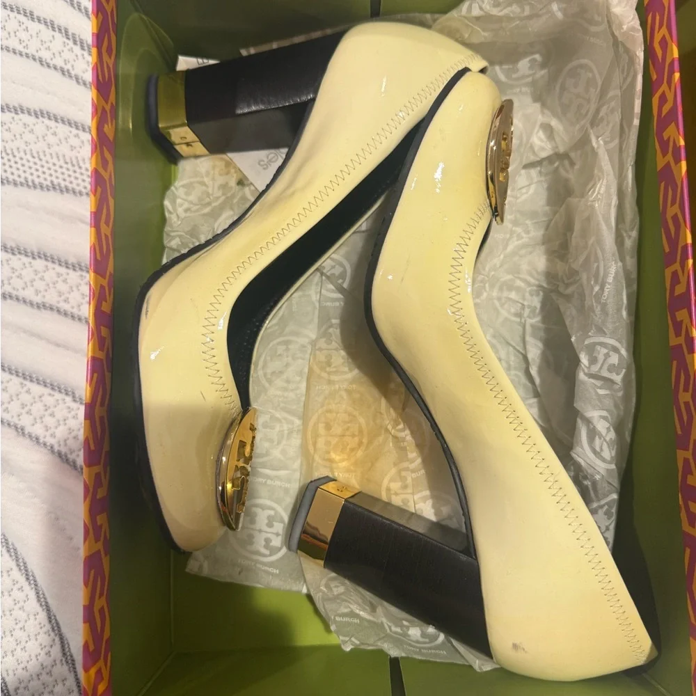 Tory Burch NIB Maddie Pump-Patent Ivory Women's Shoes - Picture 5 of 5